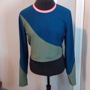 Title Nine Tideturn Rash Guard Cropped Shirt Size XL EUC